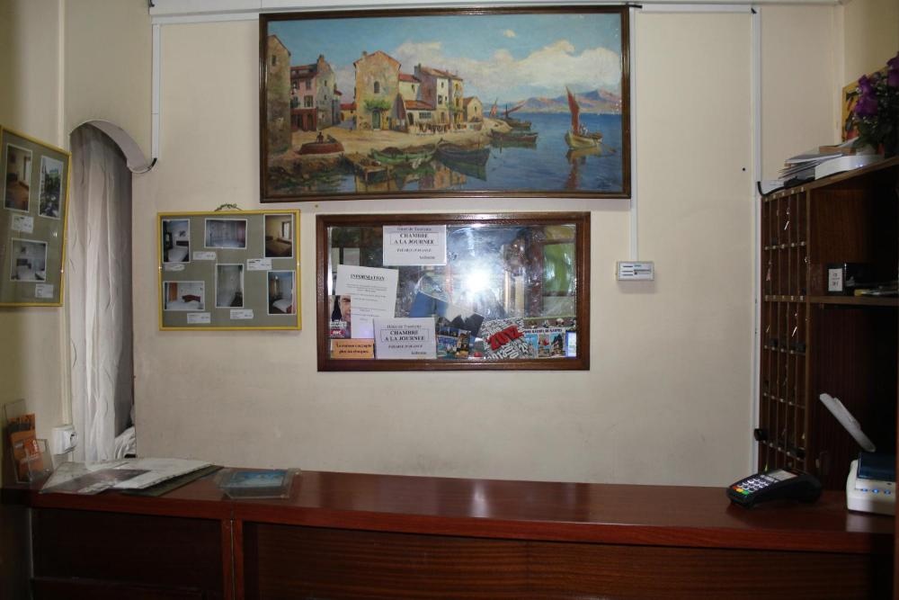 Single Room with Shared Toilet